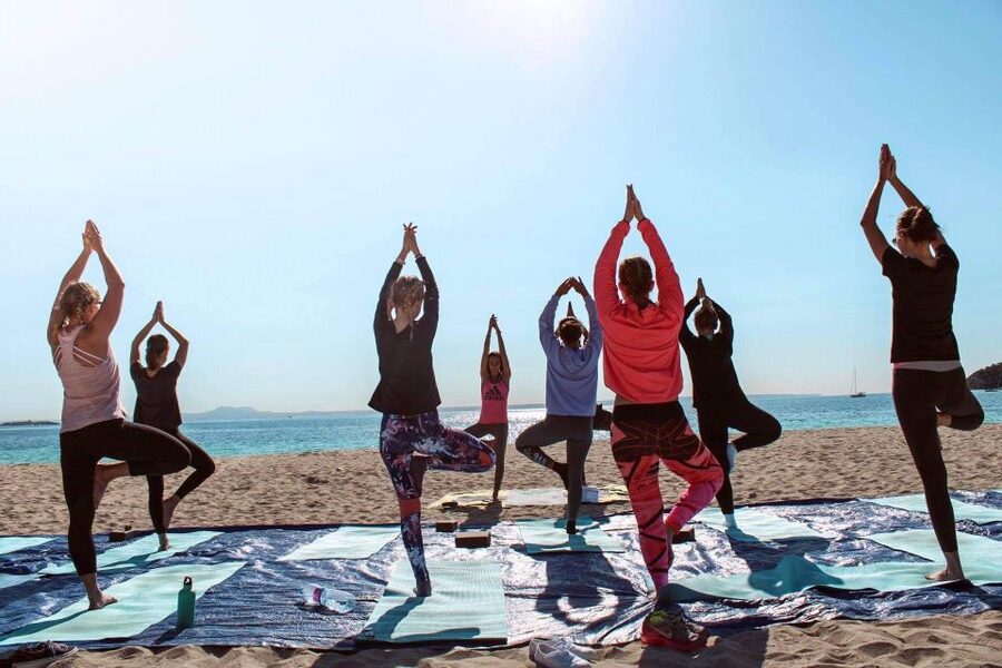 Mallorca: Yoga and Brunch on Palmanova Beach - Practical details before you reserve