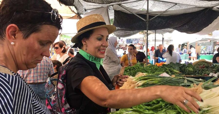 Palma: 2.5-Hour Chinatown Market Tour - Food stalls that cross several borders