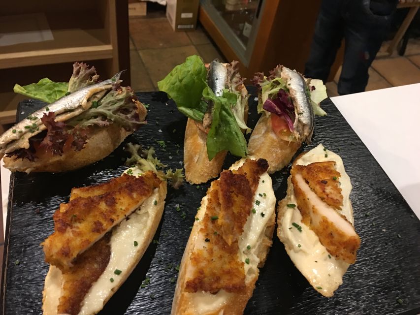 Palma: Culinary Tapas Tour of the Old Town - Warm tapas for the main meal