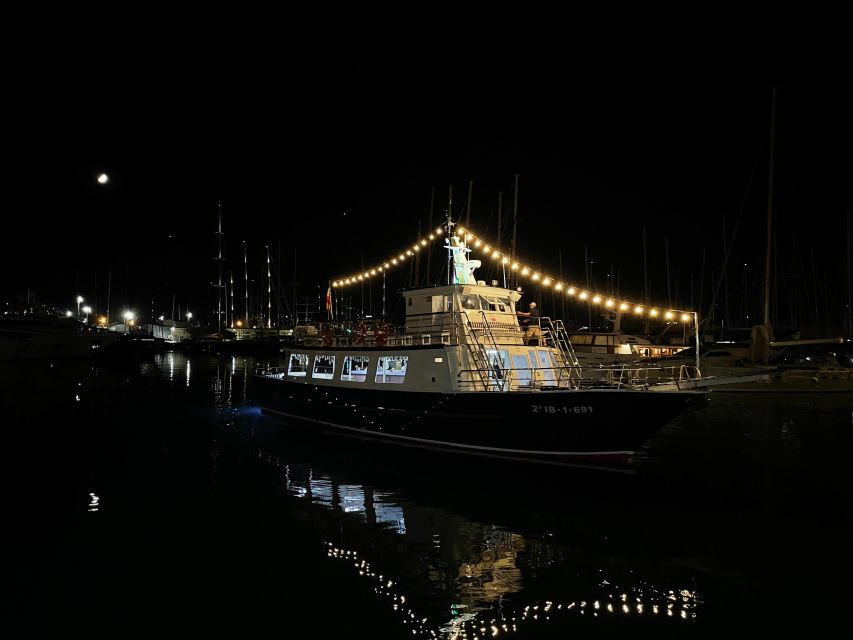 Palma de Mallorca: Bay of Palma Night Boat Cruise - Music, drinks, and the mood on board
