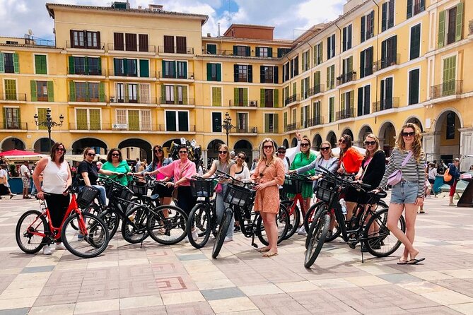 Palma de Mallorca Bike Tour with tapas - The tapas option at Plaza España