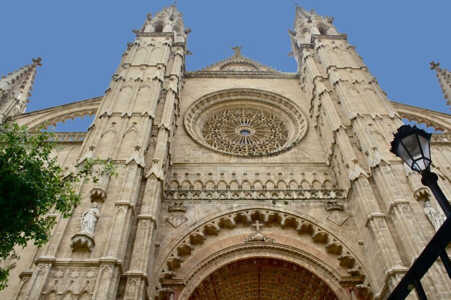 Palma de Mallorca: City Walking Tour with The Cathedral - Starting beside Parc de la Mar