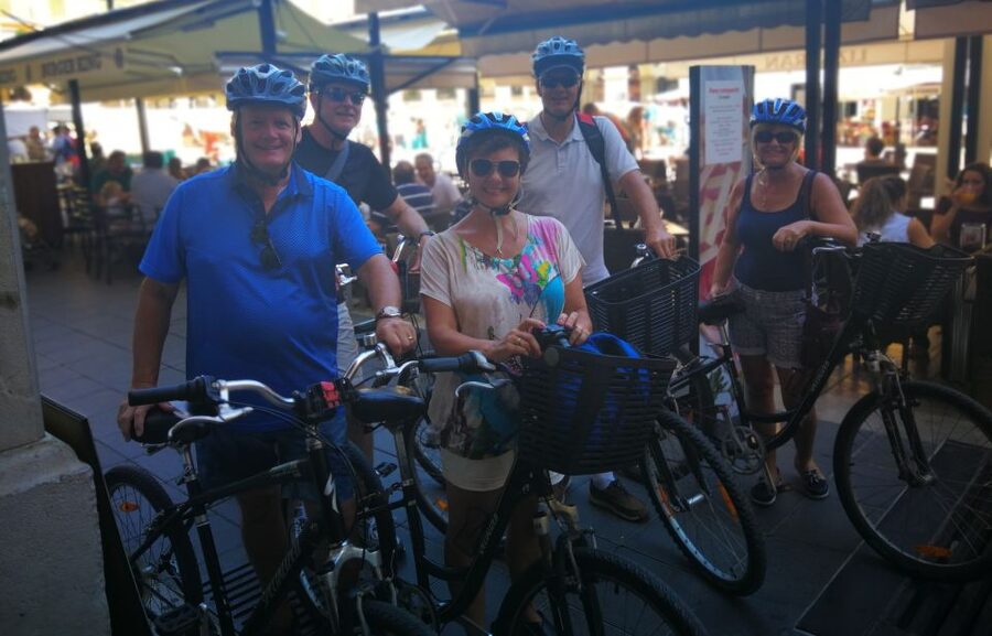 Palma de Mallorca: Guided Bicycle Tour with Tapas & a Drink - Key points at a glance