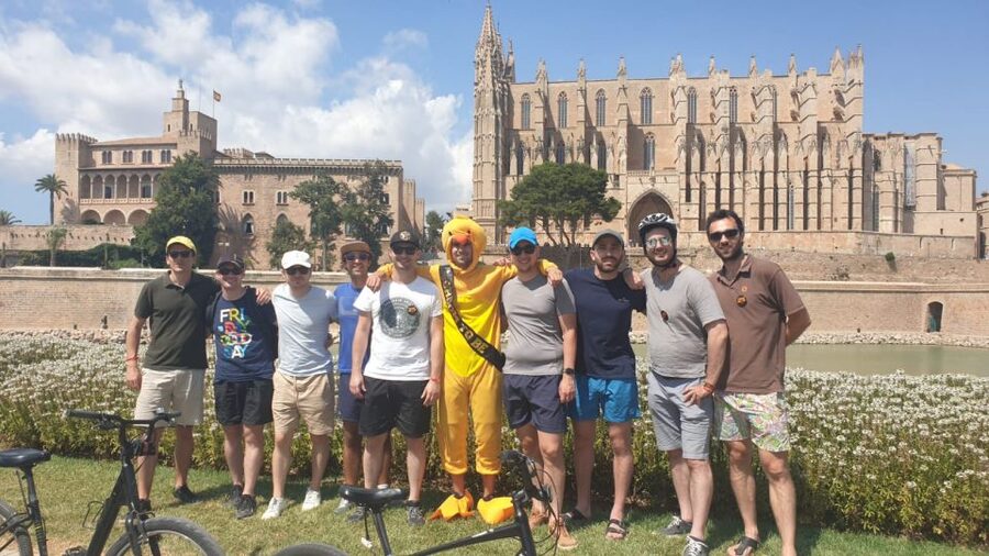 Palma de Mallorca: Guided Bicycle Tour with Tapas & a Drink - Price, group size, and overall value