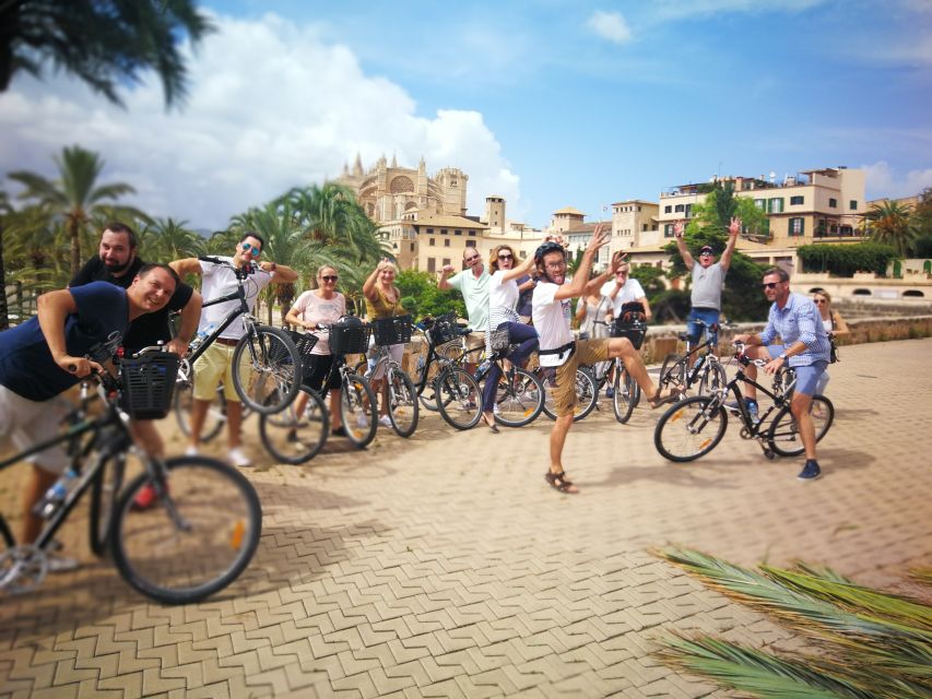 Palma de Mallorca: Guided Bicycle Tour - Along the bike lane toward La Seu