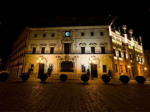 Palma de Mallorca: Old Town Atmospheric Evening Tour - Key points at a glance