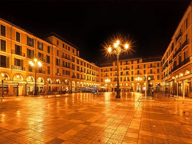 Palma de Mallorca: Old Town Atmospheric Evening Tour - Es Baluard and the Gerber District: Palma’s newer social side