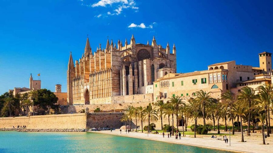 Palma de Mallorca: Old Town Guided Tour & Cathedral Visit - Why Palma works well as a full-day island outing