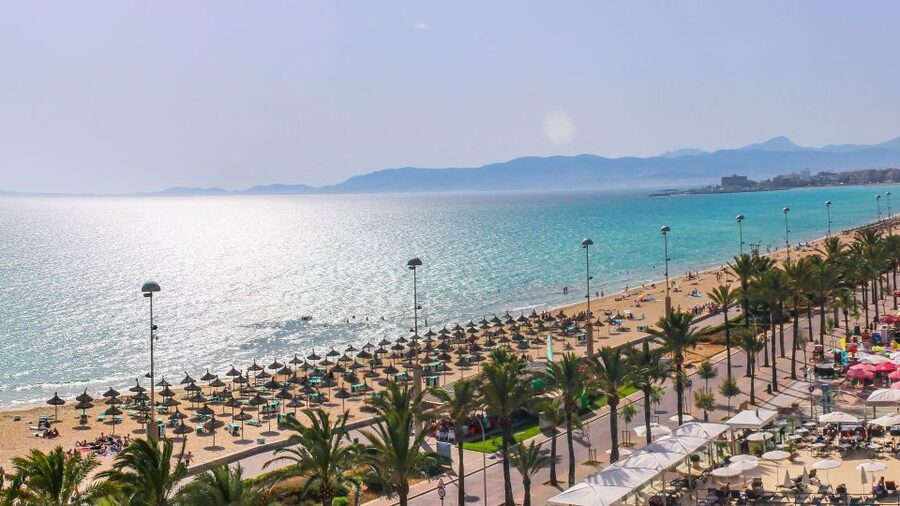Palma de Mallorca: Palma and Playa de Palma - The people who keep the day moving