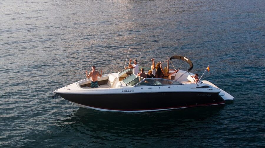 Palma de Mallorca: Private Yacht Trip with Drinks - Snorkeling and underwater equipment