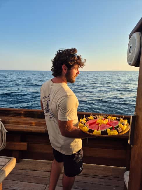 Palma de Mallorca: Wooden Sailboat; Food, Views & History - Seeing Palma Cathedral, Bellver Castle, and Almudaina Palace from the Bay