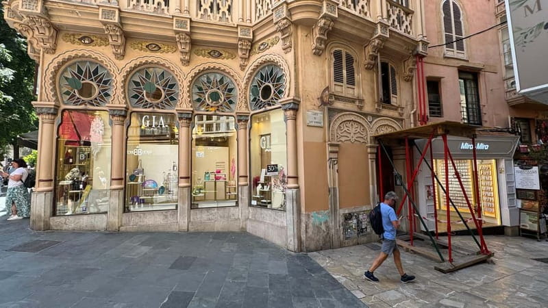 Palma in person and away from the crowds - Starting at the Lennox Bar