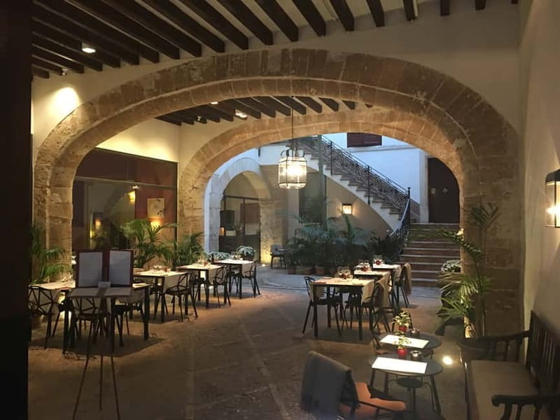 Palma Old Town Insider Tour with visit of the Cathedral - La Llonja and the Consolat de la Mar
