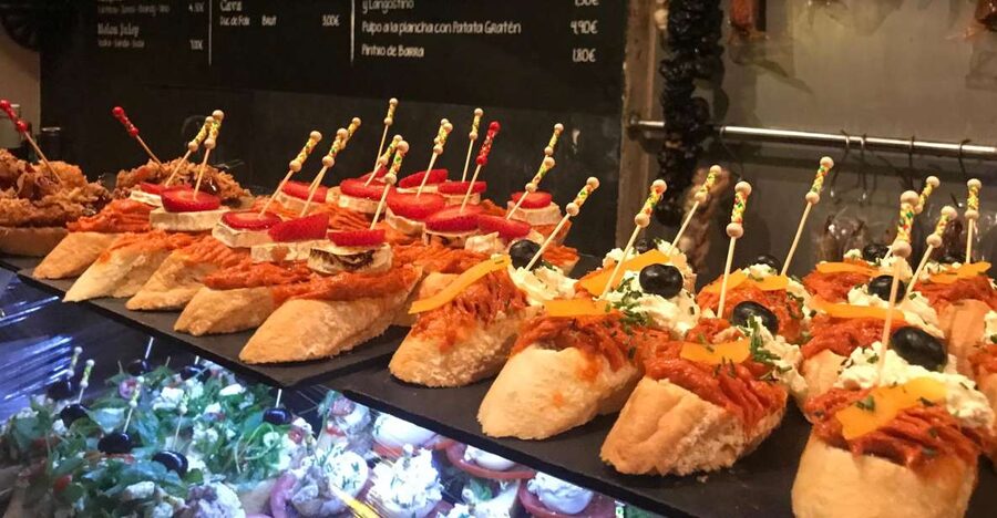 Palma Old Town Sunset Tour and Food Tastings - The Cathedral and Royal Palace of La Almudaina