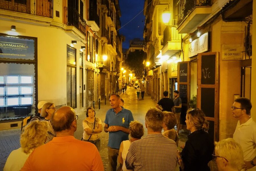 Palma Old Town Sunset Tour and Food Tastings - Tapas at one of Palma’s best-known bars