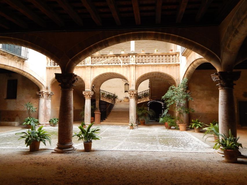 Palma: Old Town Walking Tour & Cathedral Skip-the-Line - Key points at a glance