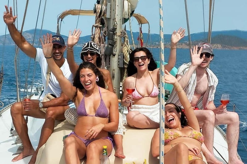 Palma: Private Half-Day Sailing Trip with Tapas & Drinks - Along the coast toward Cala Major