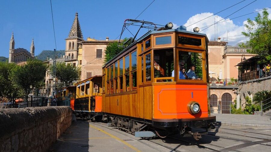 Palma: Tramuntana Full-Day Tour with Sóller Train and Lunch - Port de Sóller and the day’s tapas lunch