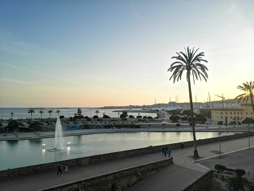 Palmas sightseeing highlights in a private and exclusive way - Palma Cathedral from the outside