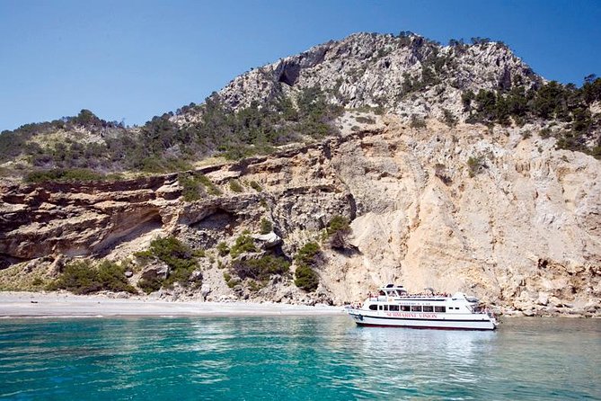 Panoramic Mallorca Boat Trip to Formentor Beach - The return ride and the Formentor lighthouse