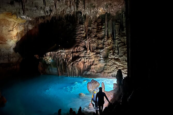 PREMIUM TOUR : Enjoy aquatic caves with caving guides - The rules protect what you came to see