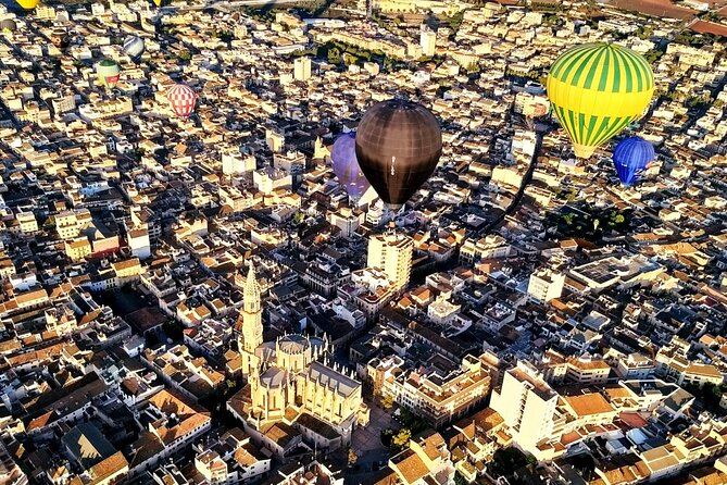 Private Exclusive Ballooning Experience for 4 over Mallorca - A private balloon flight over Mallorca