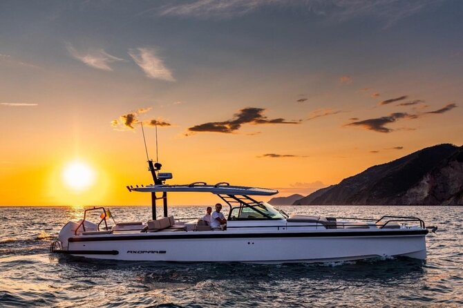 Private Half Day Cruise on a Speed Boat in Mallorca - Drinks, snacks, and the onboard atmosphere