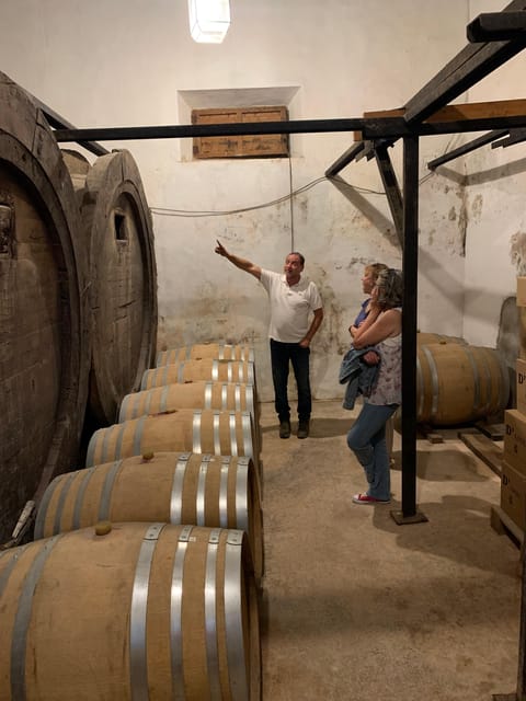 Private tour: Wine and tapas, experience real Mallorca - Entering an old agricultural estate
