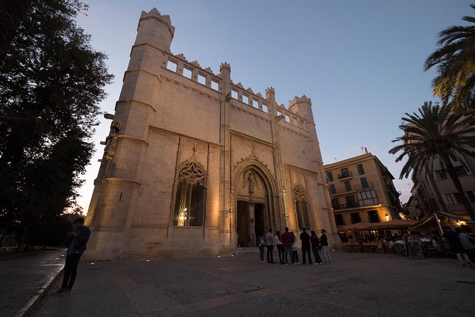 Private walking tour in Palma de Mallorca with local guides. - La Llotja and Palma’s trading past