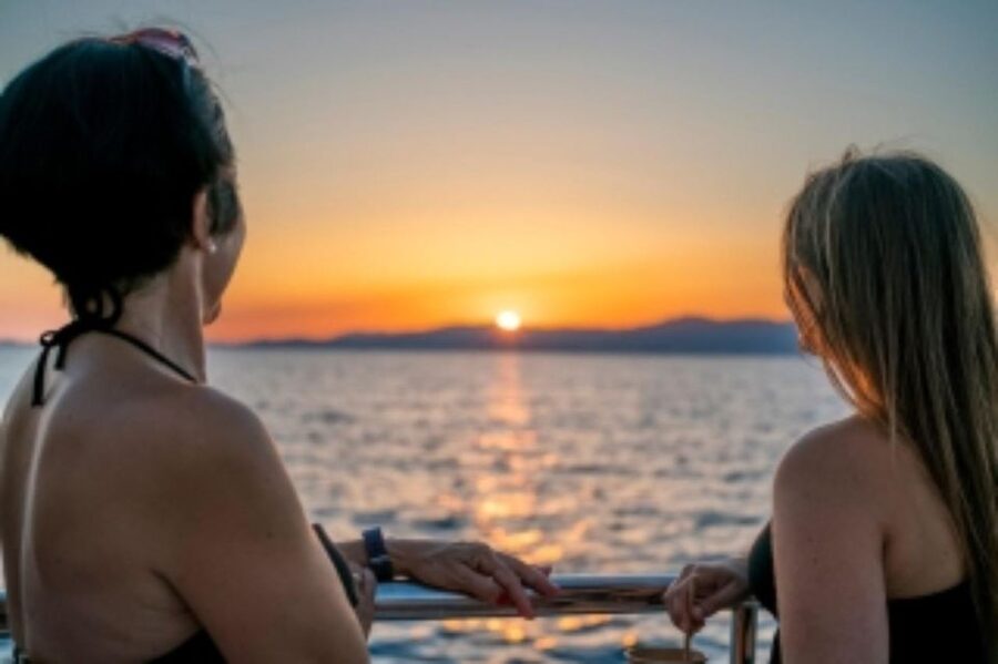 S'Arenal: Sunset Catamaran Cruise with BBQ - Setting out from Playa del Arenal