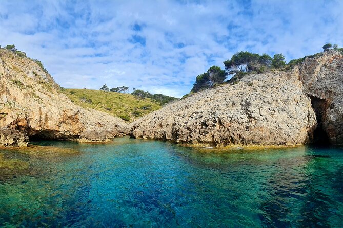Safari Alcudia Jack Sparrow cave tour 90MIN - Is $229.33 a fair price?