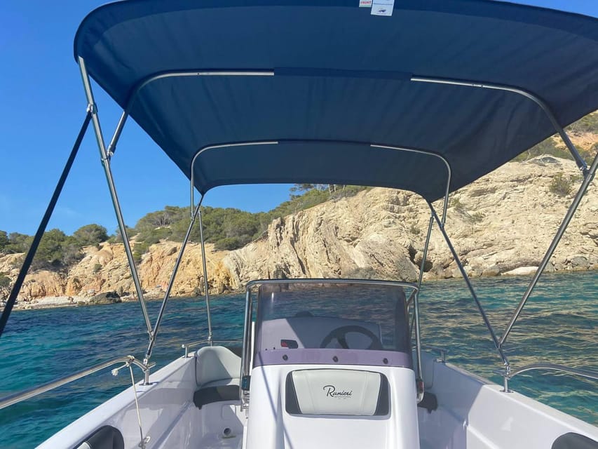 Santa Ponsa: Private Boat Rental with Driving Instructions - Choosing a route from the Santa Ponsa map