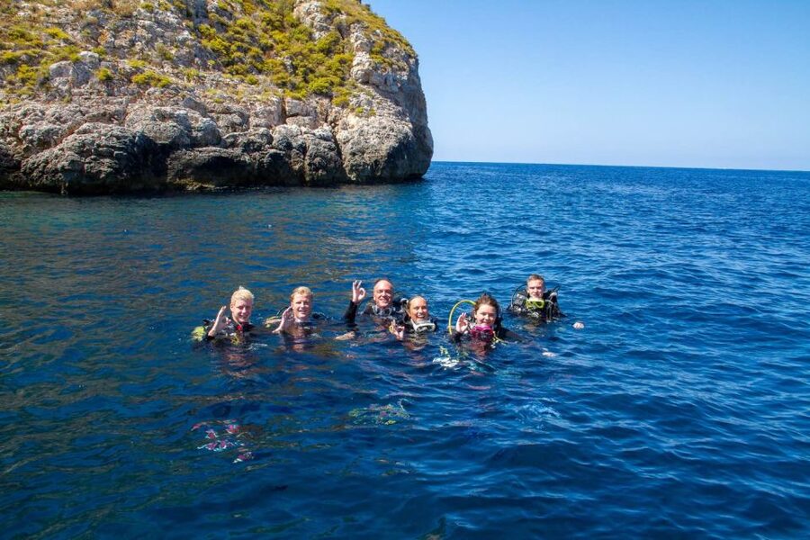 Santa Ponsa: Try Scuba Diving in a Marine Reserve - The underwater session at a maximum of 6 meters