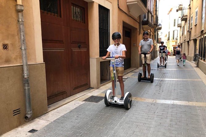 Segway Tour 1 Hour in Palma - History, architecture, and a ride through the park