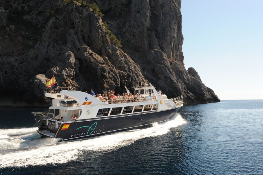 Sóller: Boat Trip to Sa Calobra and Torrent de Pareis - Crowds, comfort, and practical limits