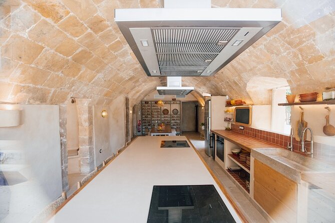 Spanish Cooking Experience in Mallorca - Getting to Carrer de la Indústria, 9