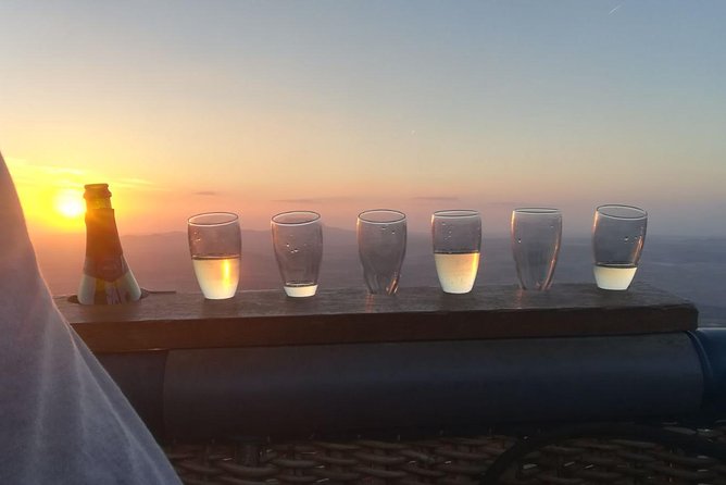 Sunrise and Sunset Experience Hot Air Balloon Ride Mallorca - What the small basket is really like