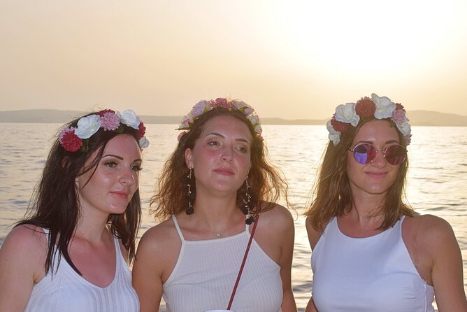 Sunset Tour Mallorca: Sunset boat trip with music & good atmosphere - Sailing out from Palma at 7 p.m.