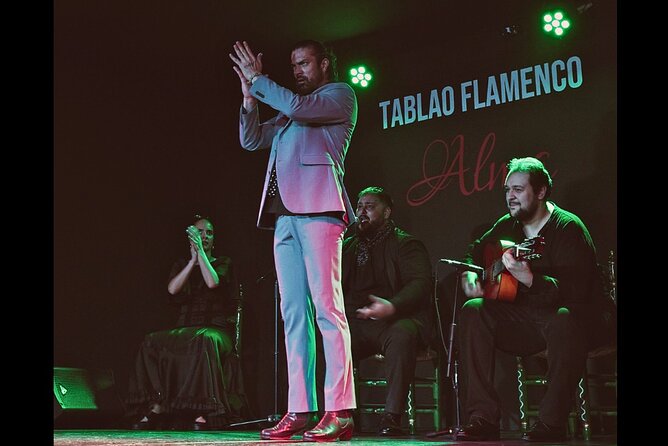 Tablao Flamenco Alma - Live Flamenco Show - The dancers bring the force of flamenco