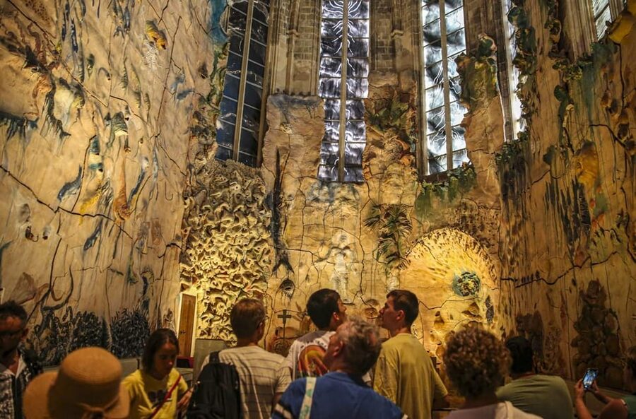 The Best of Palma: Boat trip, Walking tour and Cathedral - Seeing Palma from a wooden boat
