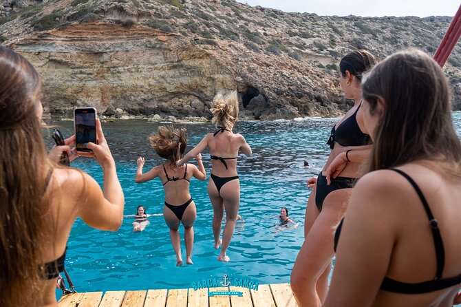 Top rated boat in Mallorca Barca Samba - Booking, weather, and cancellation details