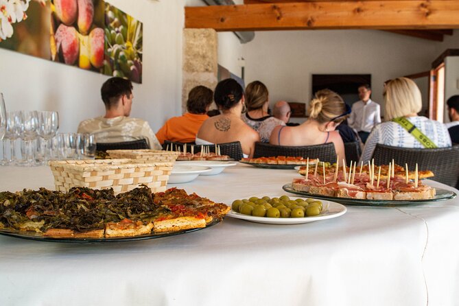 Tour to olive grove and olive mill, oil tasting and snack - How the weather and cancellation rules affect your plans