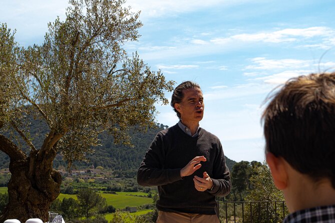 Tour to olive grove and olive mill, oil tasting and snack - Who will enjoy this finca visit most