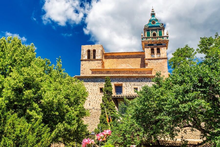 Valldemossa: Discover Valldemossa with a transfer from Palma - The Cartuja Gardens and Plaza Mayor